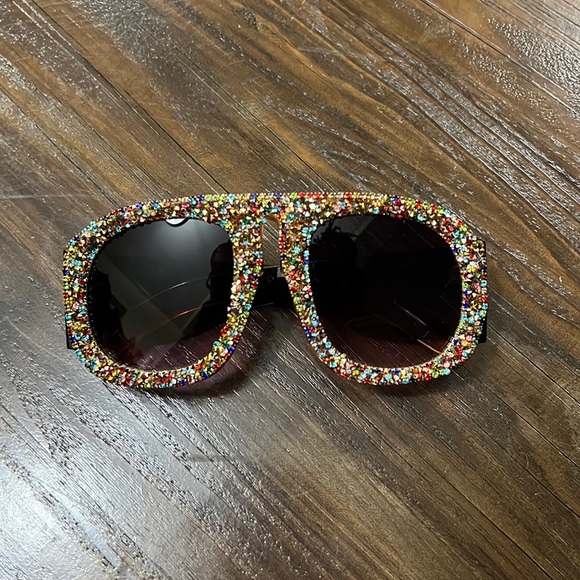 Oversized Multi-Color Rhinestone Fashion Sunglasses - Picture 1 of 12